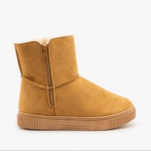 NWT BAMBOO Tan Cozette Booties Women
